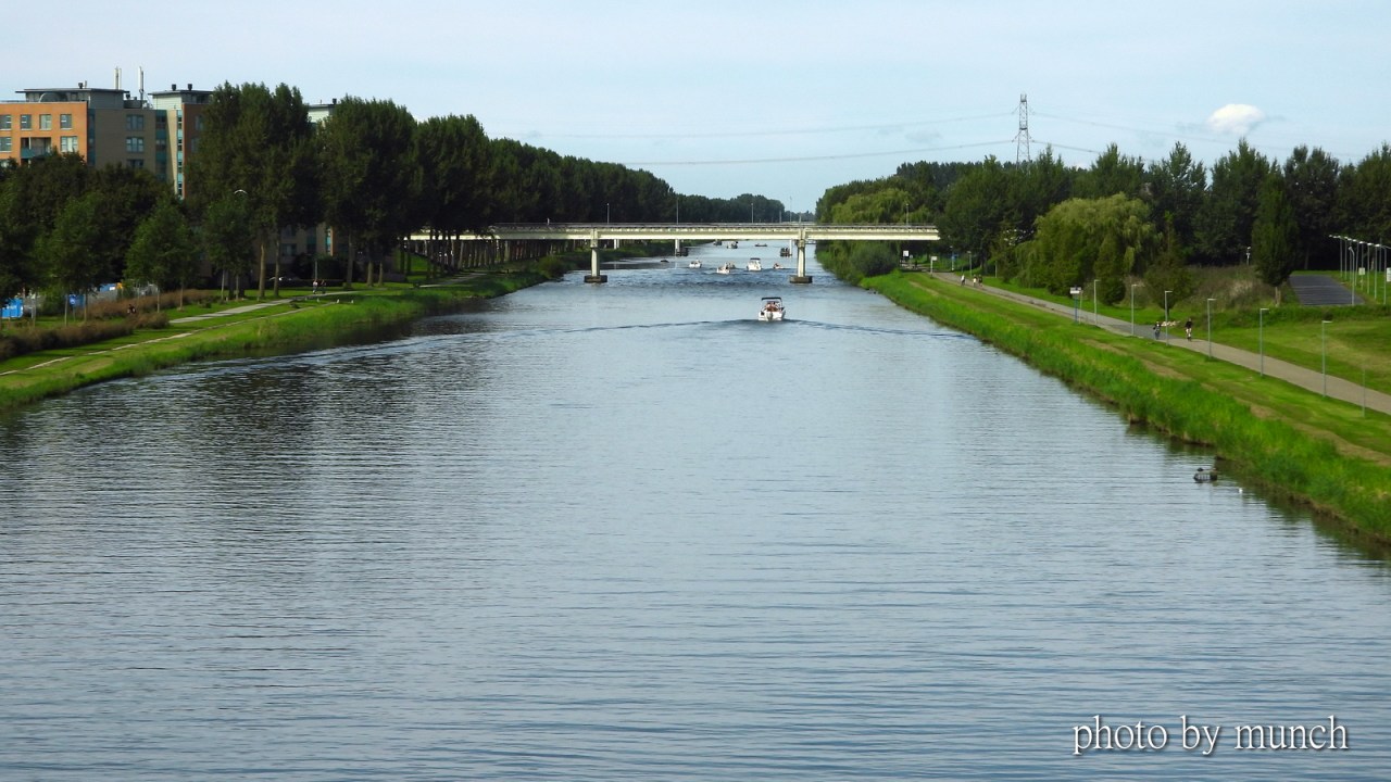 【荷蘭是沒有水泥化河岸的國家】